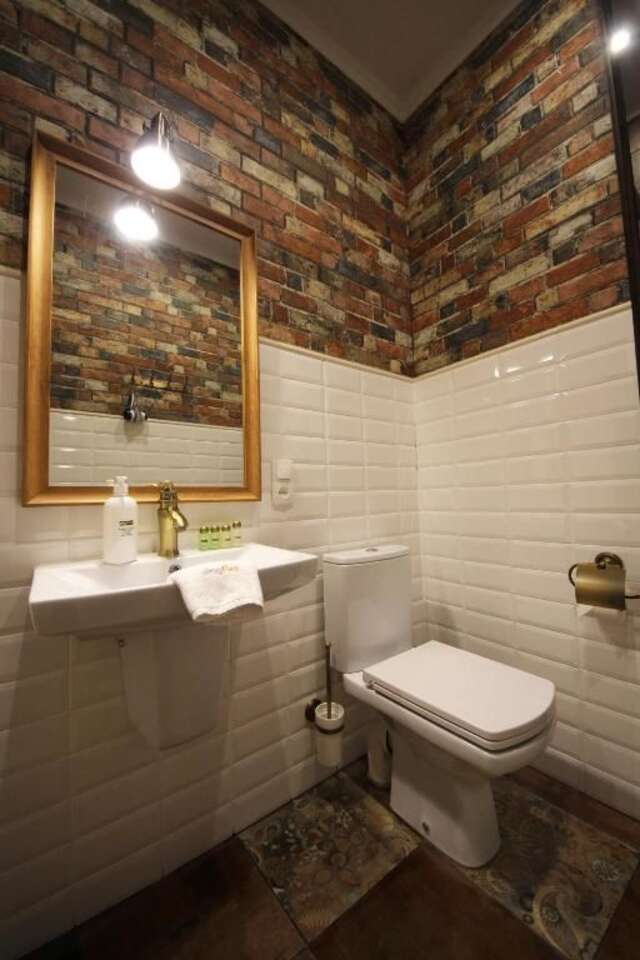 Апартаменты Loft Apartments on Desyatynnyi Ln Киев-25