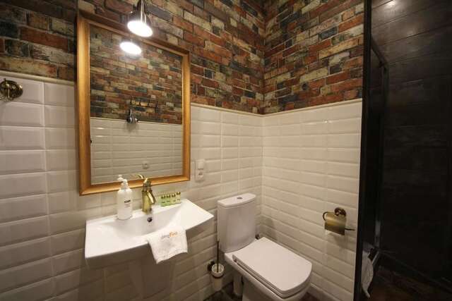 Апартаменты Loft Apartments on Desyatynnyi Ln Киев-28