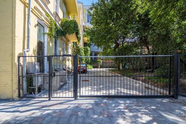 Апартаменты Loft Apartments on Desyatynnyi Ln Киев-34